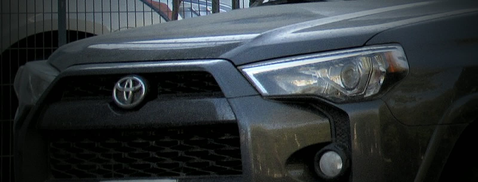 Grille and headlight of a Toyota 4Runner SR5